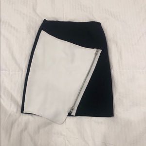 Bebe asymmetrical zippier skirt size S